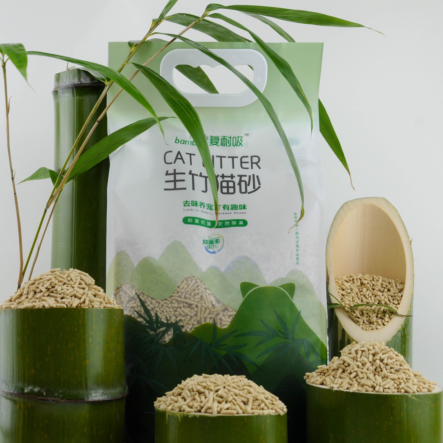 Premium bamboo cat litter with super deodorent, 100% biodegradable and eco friendly